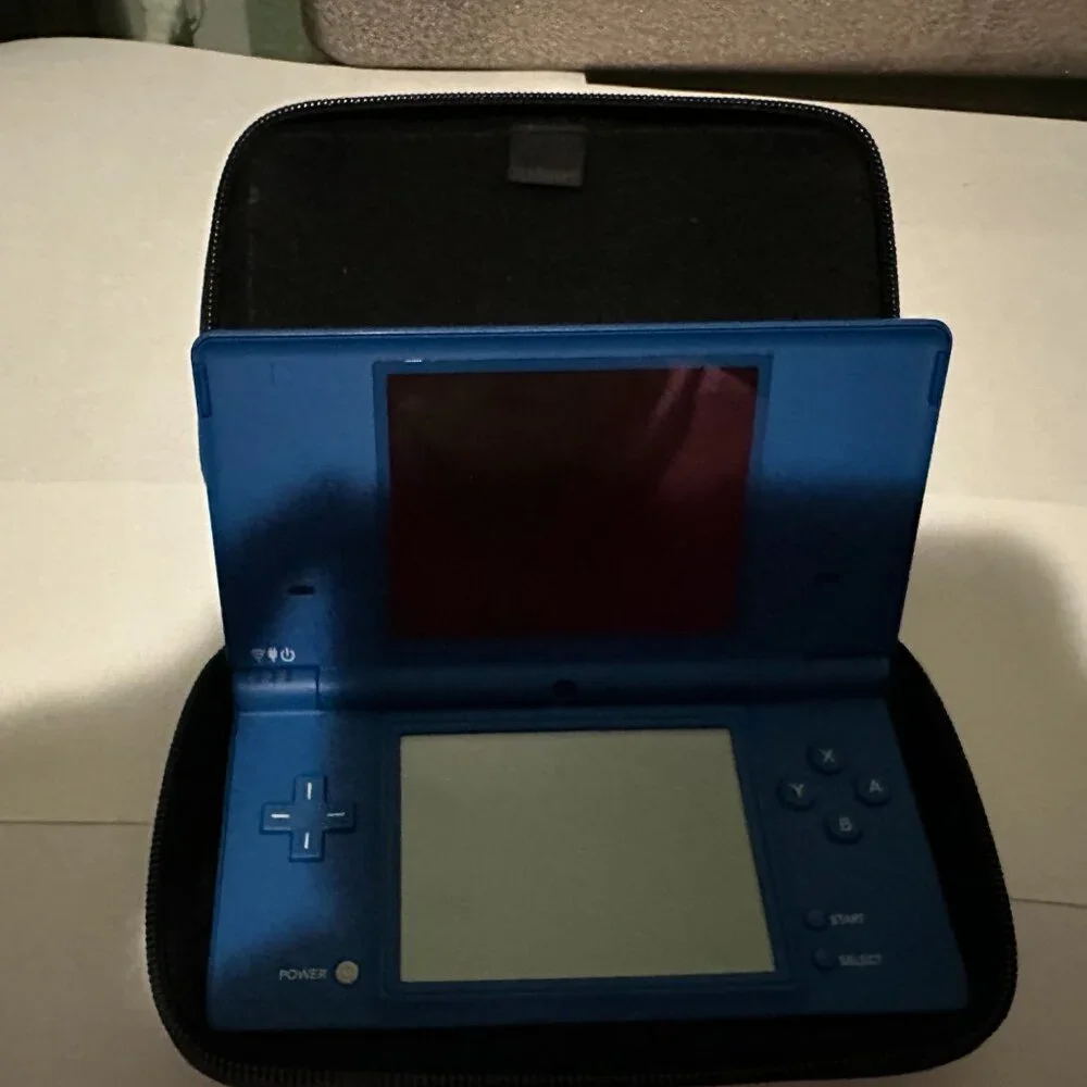 Nintendo DSi Matte Blue Console - Bundle
